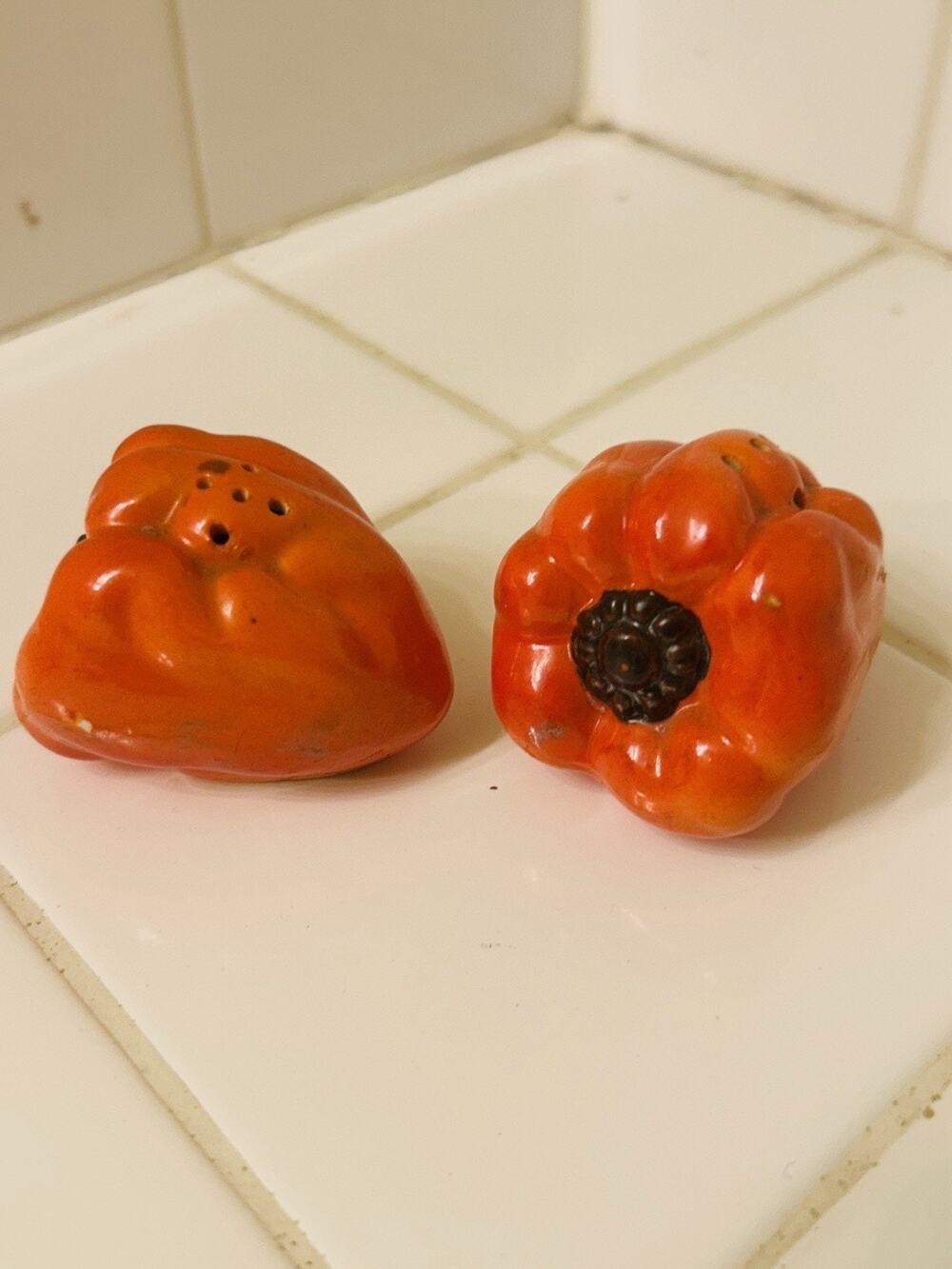 Vintage Pair Of Red Orange Bell Pepper Salt And Pepper Shakers Made In Japan